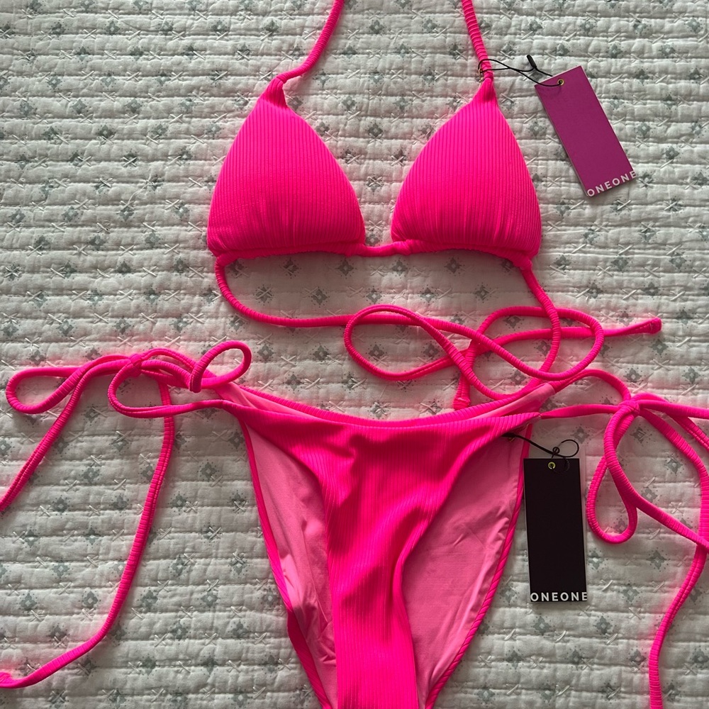 ONEONE aerial bikini / top + bottoms
